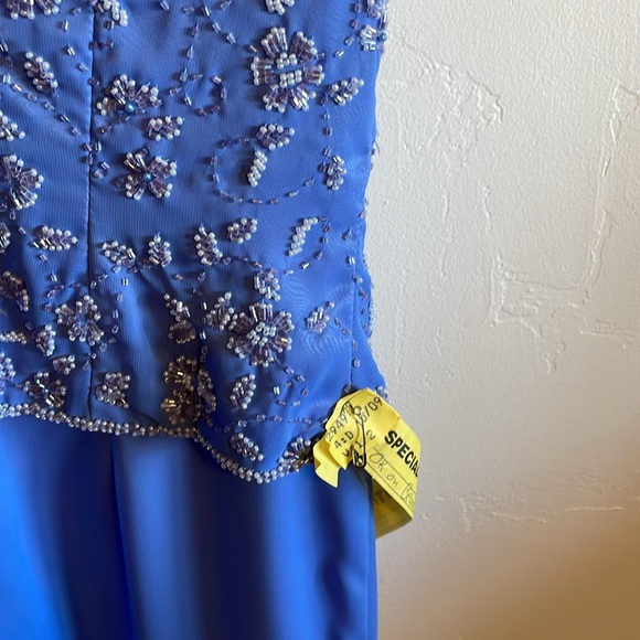 Periwinkle gown with beaded bodice - Picture 5 of 15